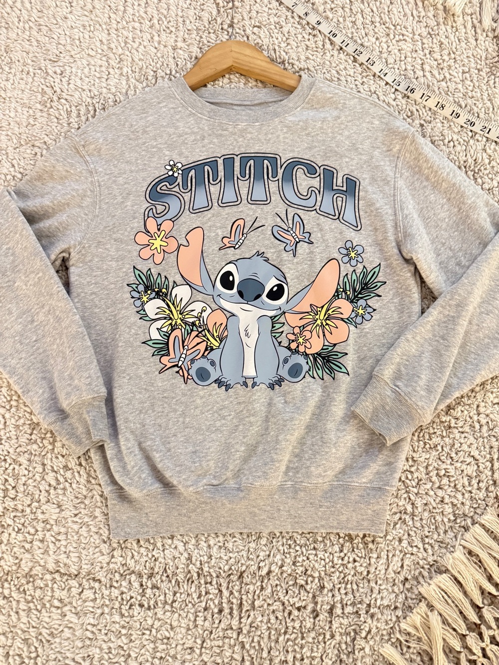 Disney Lilo & Stitch Floral Sweatshirt Women’s XS Gray Crewneck Graphic Pullover